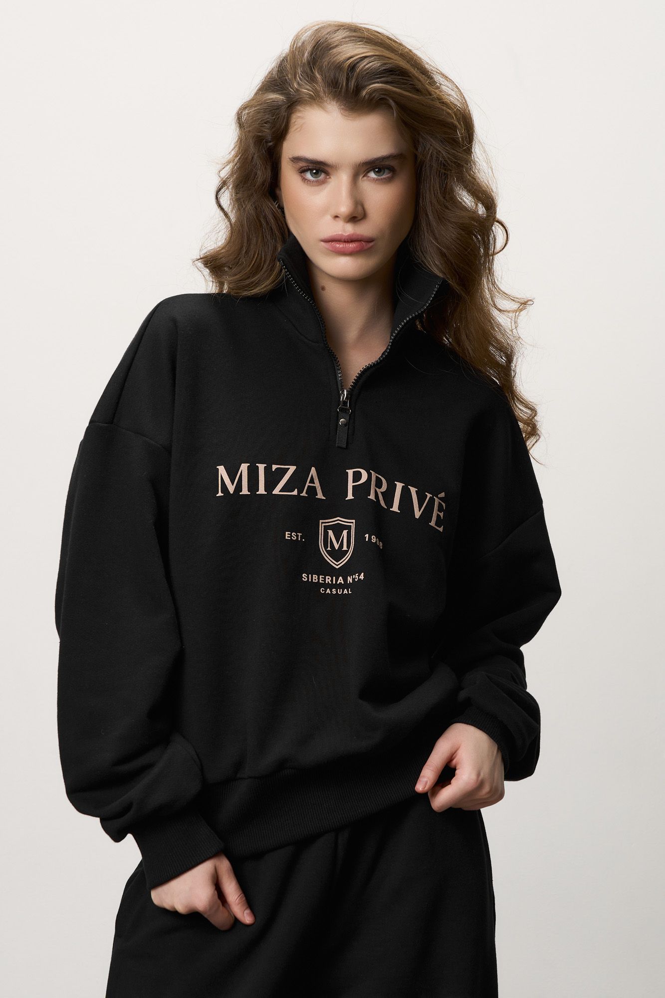 Костюм MIZA CIUB с брюками бананами