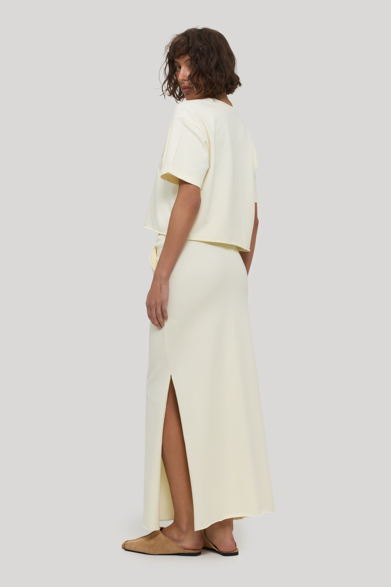 Костюм (42 сливочный)